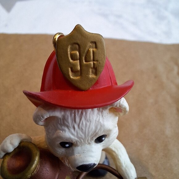 Vintage 90s Hallmark Ornament  1994 RED HOT HOLIDAY Fireman Polar Bear‎ - Picture 5 of 9